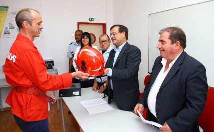 AUTARQUIA DOA EQUIPAMENTO AOS BOMBEIROS VOLUNTÁRIOS DE ALBUFEIRA