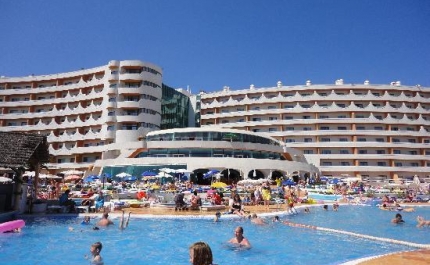 Aumento de estrangeiros faz subir em 9% ocupação hoteleira algarvia em outubro