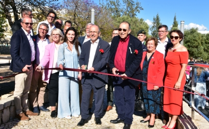 JARDIM E PARQUE INFANTIL INAUGURADOS EM ALMANCIL  NO DIA DA LIBERDADE