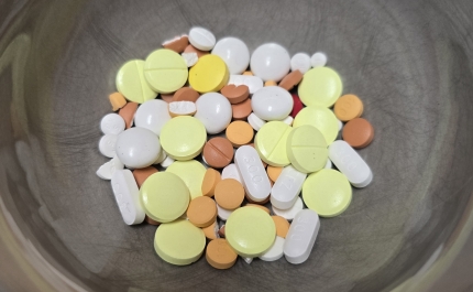 Um terço da população maior de 15 anos consumiu medicamentos sem receita em 2025