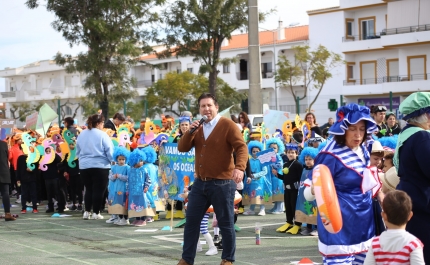 Carnaval da Guia animado por miúdos e graúdos