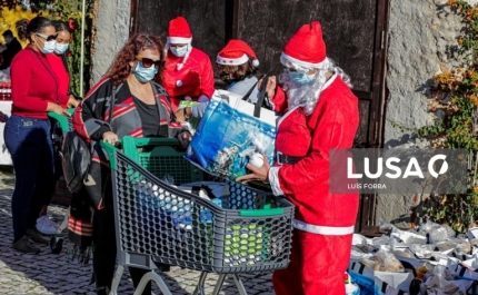 «Padrinhos» satisfazem pedidos de Natal de crianças carenciadas de Faro