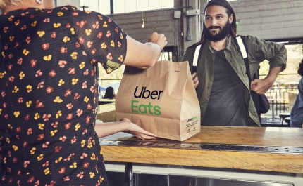 Uber Eats chega a Tavira e Lagoa e reforça cobertura geográfica algarvia