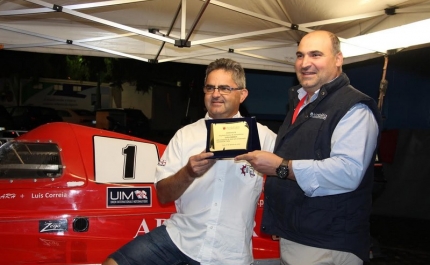 AMBIFARO HOMENAGEOU CAMPEÃO NACIONAL DE MOTONÁUTICA