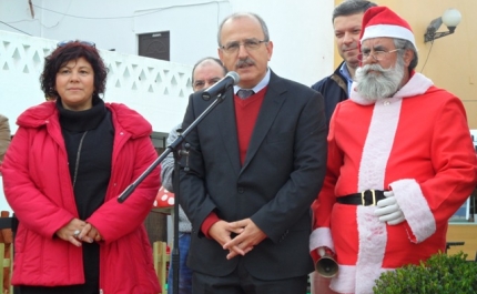 Crianças adornam cidade de Loulé de vermelho durante inauguração da «Aldeia dos Sonhos» (C/ FOTOS)