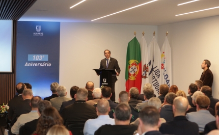 103º aniversário da AF Algarve celebrado em noite de homenagens com casa cheia
