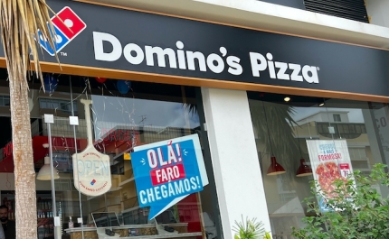 Há uma novidade fresquinha – ou quentinha - para os Algarvios: a segunda loja da Domino’s na região já abriu