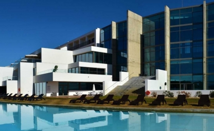 PESTANA DÁ AS BOAS-VINDAS AOS HÓSPEDES DE 4 PATAS