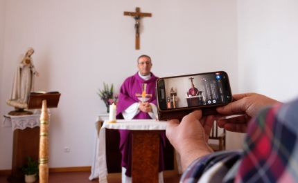 Covid-19: «Cansaço pandémico» sentido na prática religiosa telemática