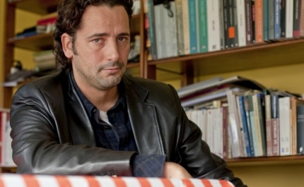 «LIVROS ABERTOS» COM ANTÓNIO CARLOS CORTEZ: APRESENTAÇÃO DE  «VOLTAR A LER»