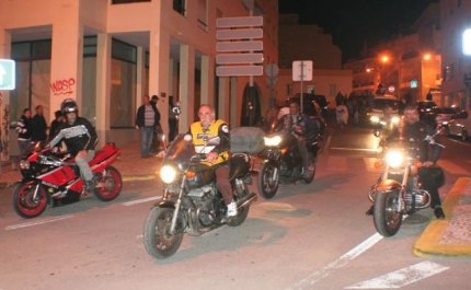 Muita diversão no Enterro do Entrudo em Quarteira