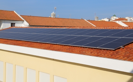 VILA DO BISPO INSTALA PAINÉIS FOTOVOLTAICOS NOS EDIFÍCIOS PÚBLICOS