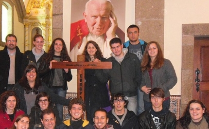 Cruz entregue pelo papa João Paulo II em 1987 aos jovens da Europa vem ao Algarve
