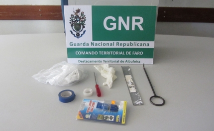 Casal asiático detido por Cash Trapping