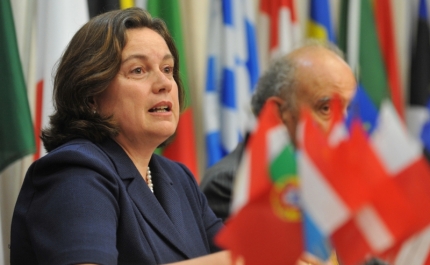 Embaixadora da UE em Brasília, Ana Paula Zacarias, dia 8 (sexta, 21:00) no Salão Nobre da Câmara de Loulé