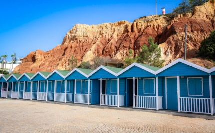 CÂMARA MUNICIPAL DE ALBUFEIRA ABRE CONCURSO PARA ATRIBUIÇÃO DE ABRIGOS/UNIDADES MÓVEIS DE MADEIRA EM OLHOS DE ÁGUA 