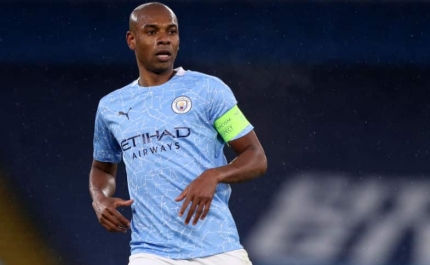 Capitão do Manchester City Fernandinho visita o Zoomarine