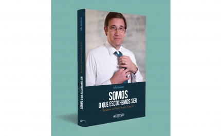 Cristóvão Norte apresenta biografia de Pedro Passos Coelho em Faro