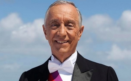 PRESIDENTE DA REPÚBLICA ENTREGA MEDALHA MUNICIPAL DE HONRA À ESCRITORA LOULETANA LÍDIA JORGE