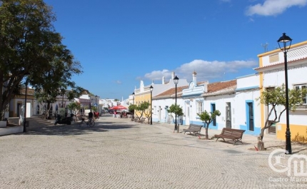 Praça 1.º de Maio em Castro Marim foi requalificada