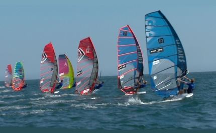 JOÃO RODRIGUES E STEPHEN ALLEN SAGRAM-SE CAMPEÕES NOS MUNDIAIS DE WINDSURF DE PORTIMÃO