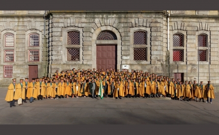 MAIS DE 40 PERSONALIDADES SÃO ENTRONIZADAS NA CONFRARIA DA CERVEJA EM FARO