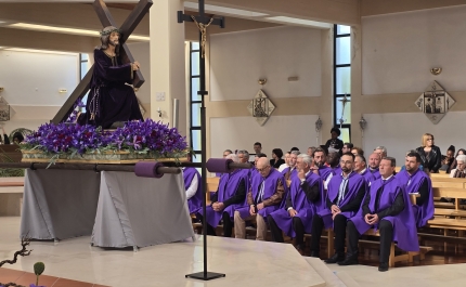 Fé em marcha: Quarteira acolhe Procissão dos Passos com grande moldura humana 