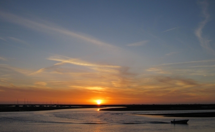 Pescadores do Algarve preocupados com atraso na prometida dragagem dos portos