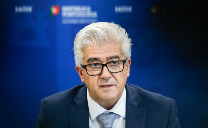 Covid-19: Governo assume que 2021 será «decisivo» para preparar futuro do SNS