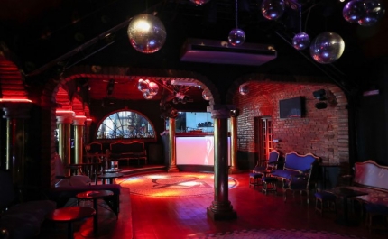 Covid-19: Empresários têm de preparar-se para proibir clientes de fumar nas discotecas