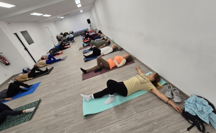 QUARTEIRA | Aula de Pilates com Alice Relógio 