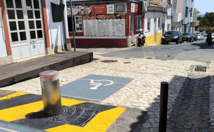 Acesso automóvel condicionado no Centro de Alvor reforça segurança de residentes e visitantes