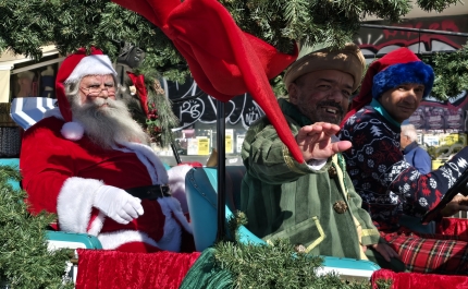 Chegada do Pai Natal a Quarteira acende a magia da quadra 