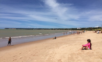 Covid-19: Falta de turistas e regras tardias preocupam concessionários de praia algarvios