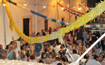 Festas Populares de Boliqueime levam centenas às ruas [c/fotogaleria]