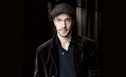Novo álbum do pianista Júlio Resende «Fado & Further» é editado sexta-feira
