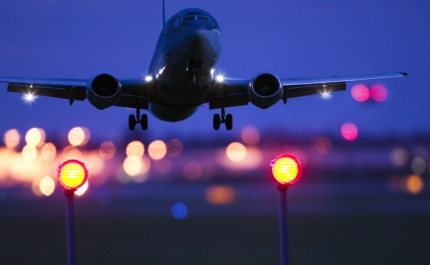 Centenas de casos de lasers apontados a aviões registados perto de aeroportos nacionais