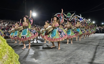 QUARTEIRA | Marcha Poeta Pardal, com César Matoso e Gabriela Santana, deslumbra no Passeio das Dunas