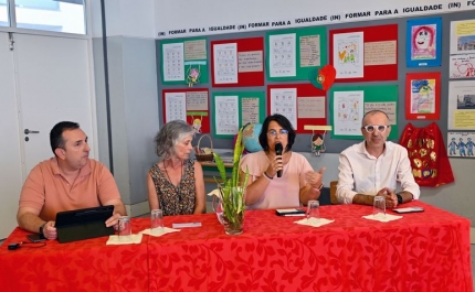(IN)FORMAR PARA A IGUALDADE: ESCOLA DE LOULÉ RECEBE SESSÃO PARA AS FAMÍLIAS NUMA INICIATIVA PIONEIRA NO ENSINO PÚBLICO 