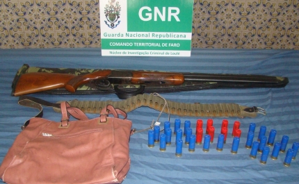 GNR apreende caçadeira e recupera mala roubada em Quarteira