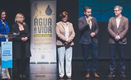 A Água e o Mar para mim