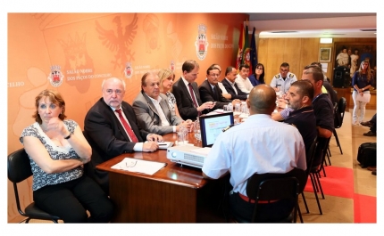 PROTEÇÃO CIVIL E MUNICÍPIO DE ALBUFEIRA REUNIRAM JORNALISTAS PARA ESCLARECIMENTOS SOBRE ACIDENTE NA A22 