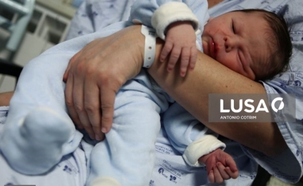 Registo de nascimento disponível via internet a partir de hoje