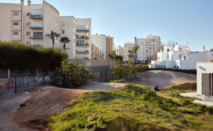 «Quarteirão»: Núcleo Quarteira/Vilamoura em fotografia na Galeria da Praça do Mar