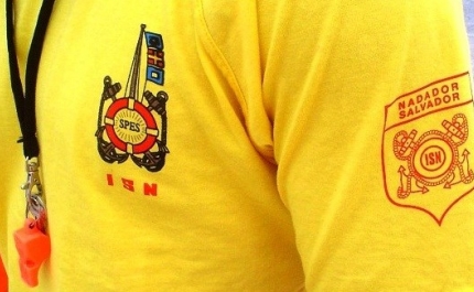 Trabalho precário dificulta recrutamento de nadadores-salvadores em Albufeira