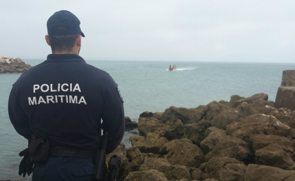 Evacuação de banhista com fratura óssea na praia do Pinhão em Lagos