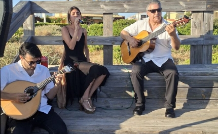 «Pôr do Sol» traz música ao vivo ao passadiço da Praia do Carvoeiro