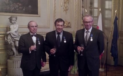 Mendes Bota e Seruca Emídio condecorados pelo Embaixador da República da Polónia 