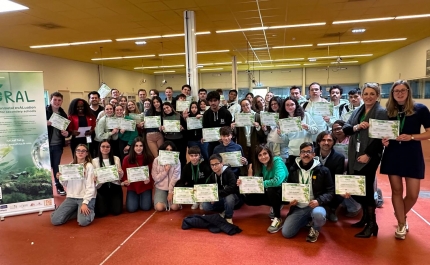 Alunos e Professores da Escola Profissional Cândido Guerreiro – Alte, viajaram até aos Países Baixos, para, no âmbito do Projeto VIRAL - Erasmus+, participar na «Cimeira de Estudantes sobre Iniciativa