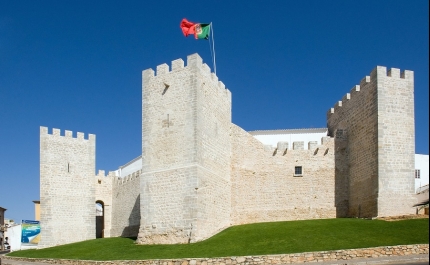 «Metrópolis» e o pianista Luís Conceição em sessão no Castelo de Loulé